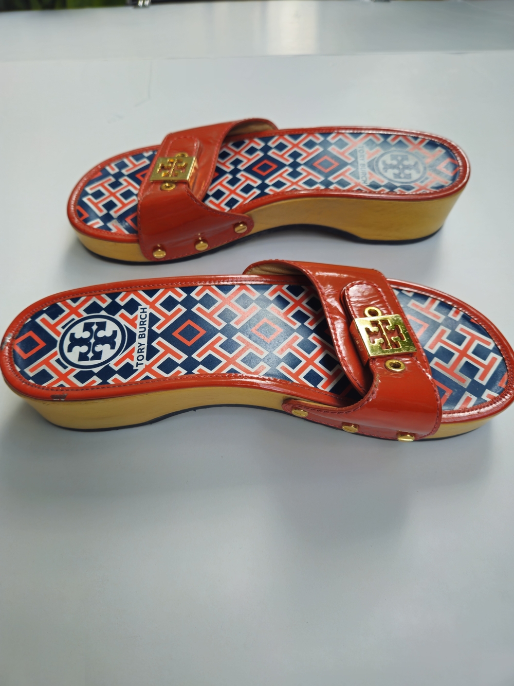 Tory Burch Vintage Orange Patent Leather Wooden Platform Clogs Slide Sandals 6.5 - Picture 4 of 16